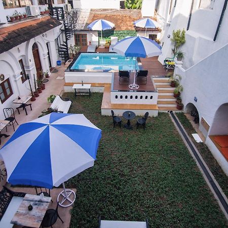 Old Courtyard Hotel Kochi Exterior photo