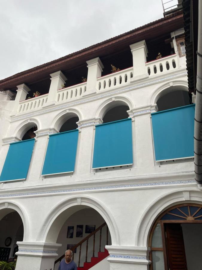 Old Courtyard Hotel Kochi Exterior photo