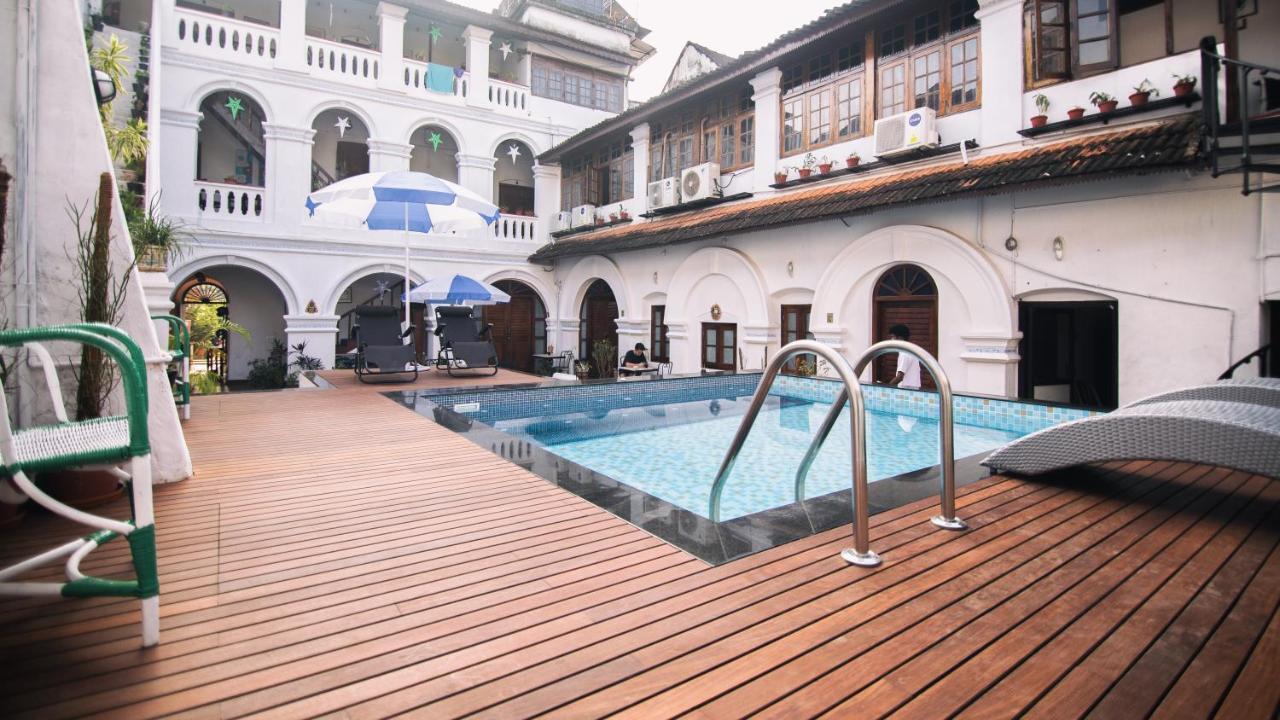 Old Courtyard Hotel Kochi Exterior photo