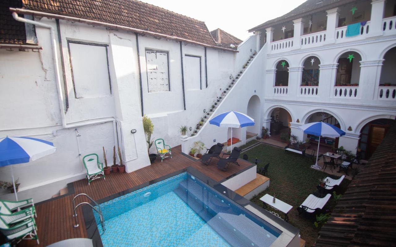 Old Courtyard Hotel Kochi Exterior photo