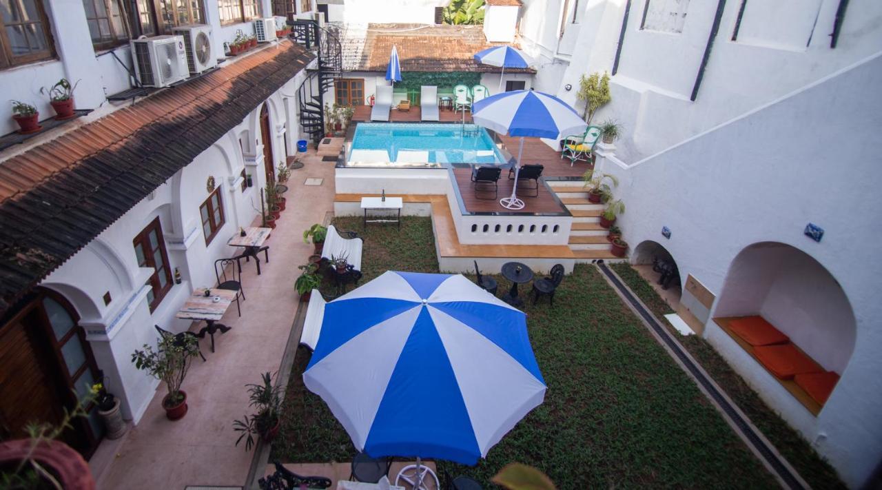 Old Courtyard Hotel Kochi Exterior photo